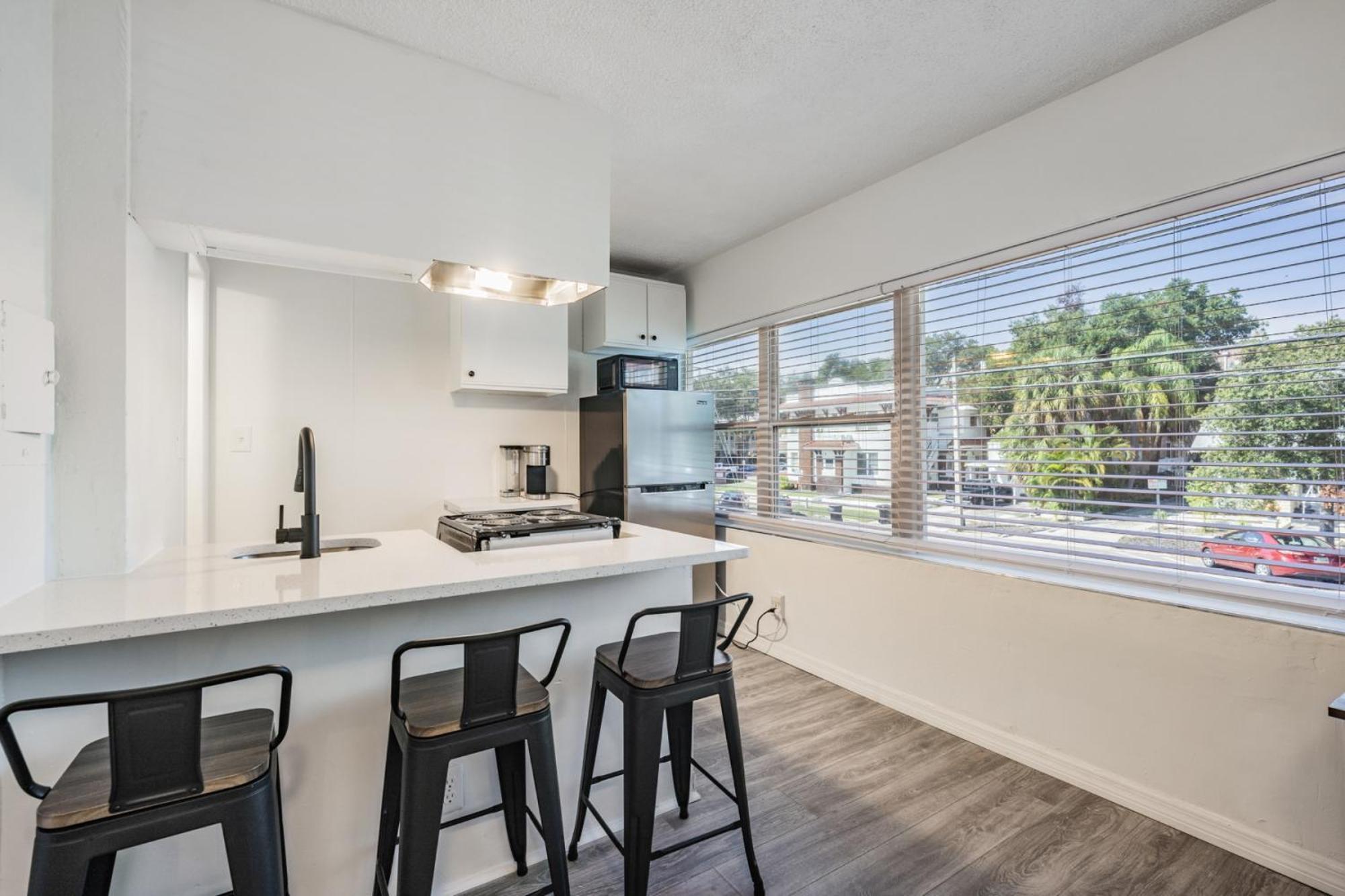 Spacious Studio Apartment Near Nightlife & Dining! St. Petersburg Exteriér fotografie